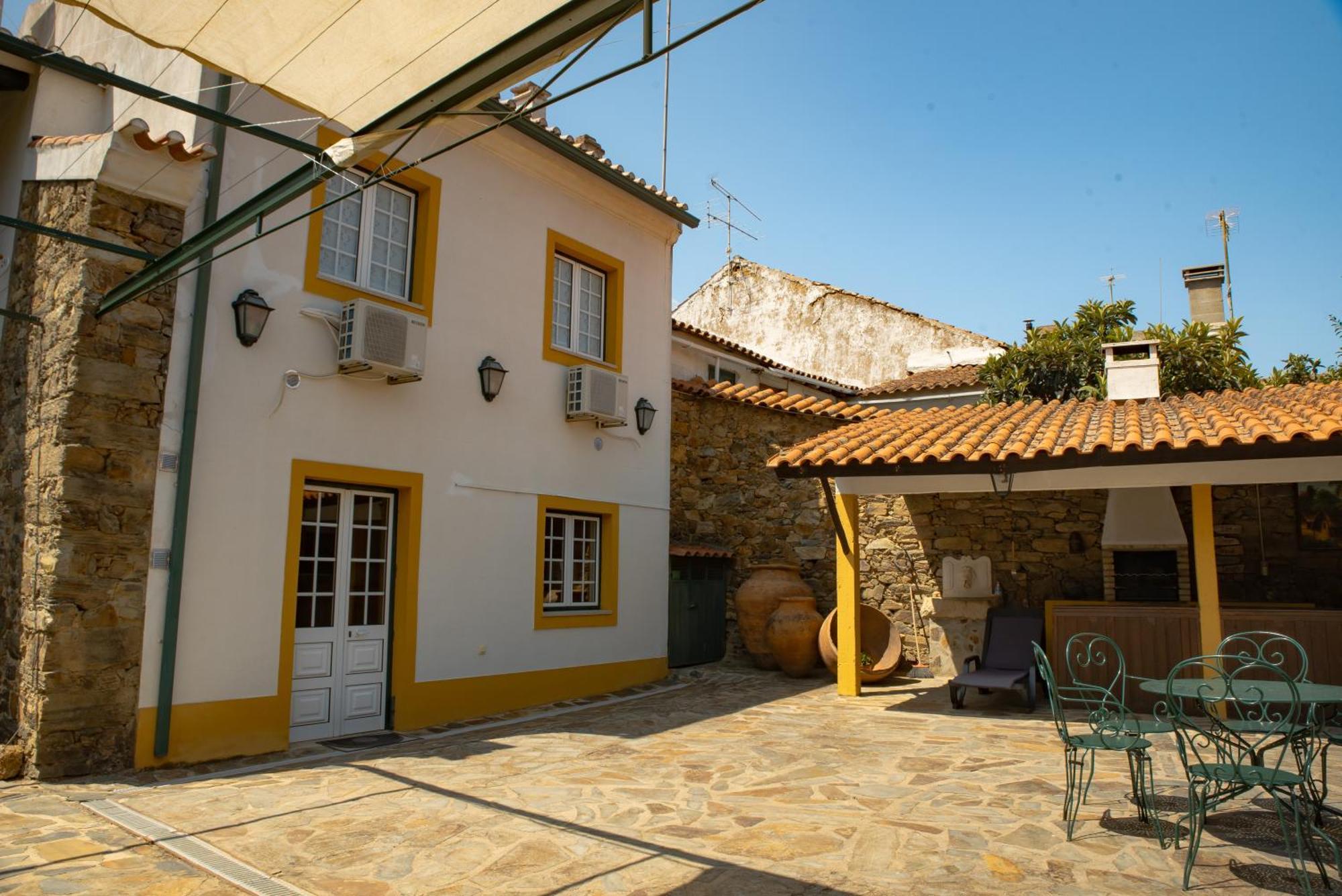 Villa A Sobreirinha Jacuzzi E Pet Friendly à Sobreira Formosa Extérieur photo